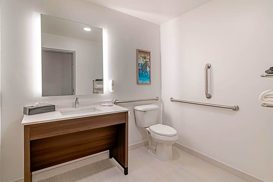 Comfort Inn & Suites Saratoga Springs