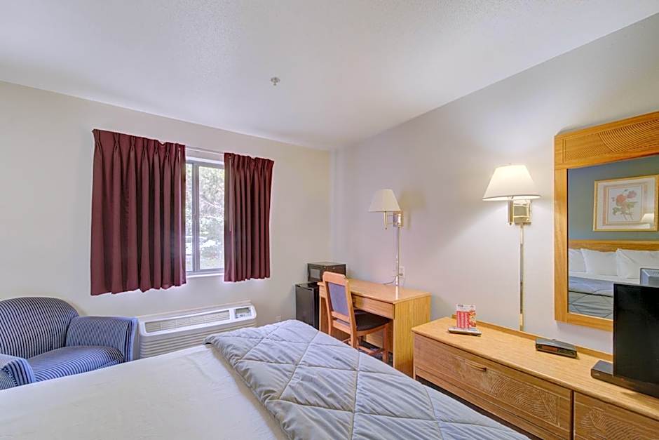 Capital O Amerihost Inn and Suites Fulton Hwy 54 MO