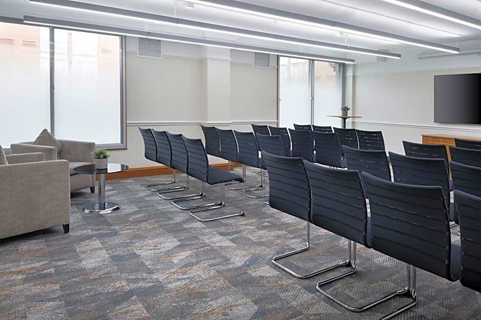 Delta Hotels by Marriott Heathrow Windsor