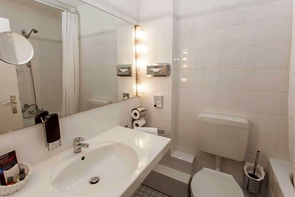 Centro National Frankfurt, Trademark Collection by Wyndham