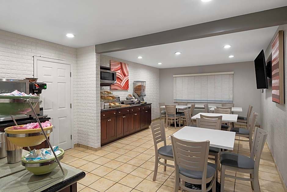 Ramada Bayside Inn & Suites Eureka