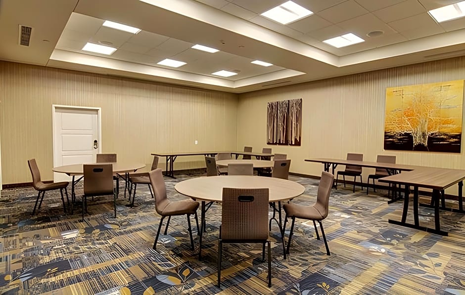 Holiday Inn Express Fargo SW - I-94 Medical Center By IHG