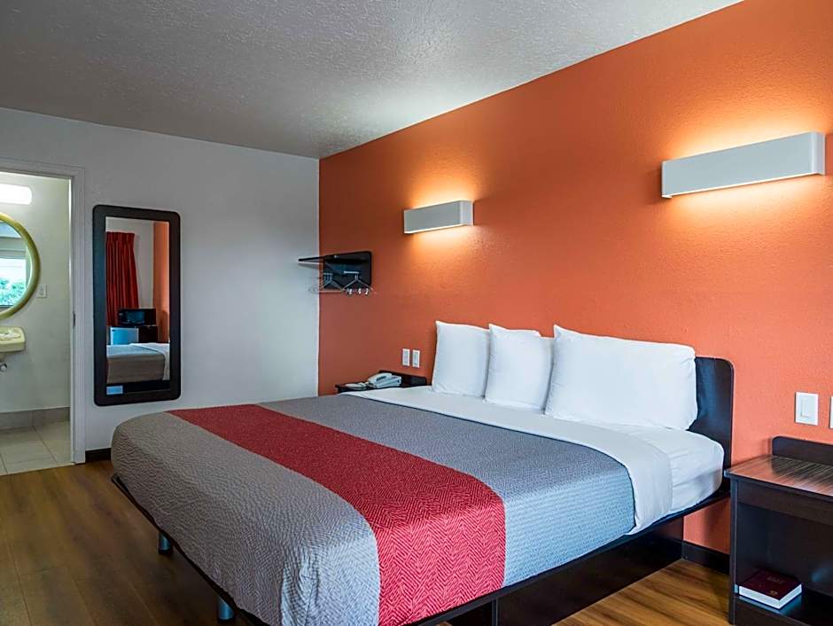 Motel 6-Columbus, OH - OSU