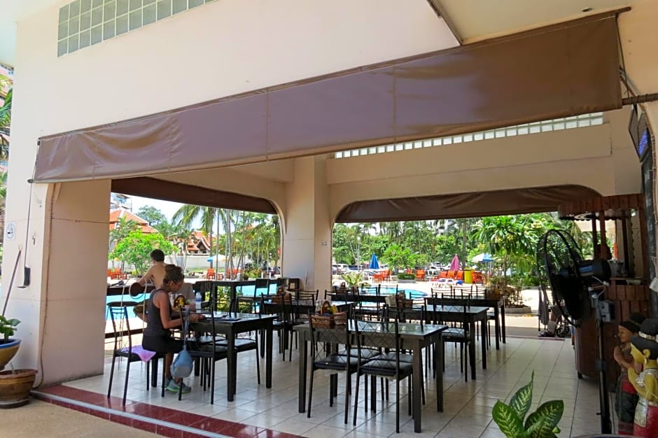 B&B View Talay 1B by Franco Jontiem