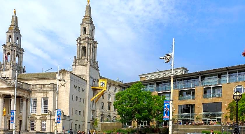 Live in Leeds Millenium Square Apartment