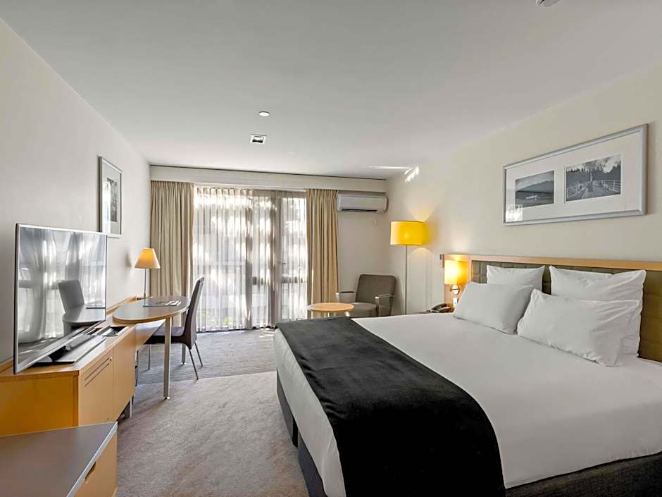 Novotel Queenstown Lakeside