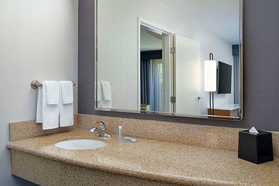 Courtyard by Marriott Kingston