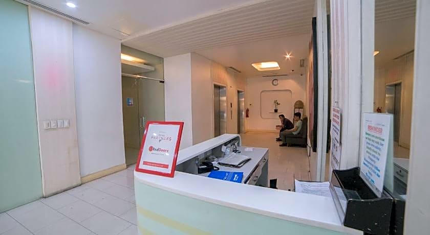 RedDoorz at Bel Air Soho Suites Makati City