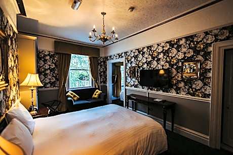 Superior Family Room (No pets allowed)