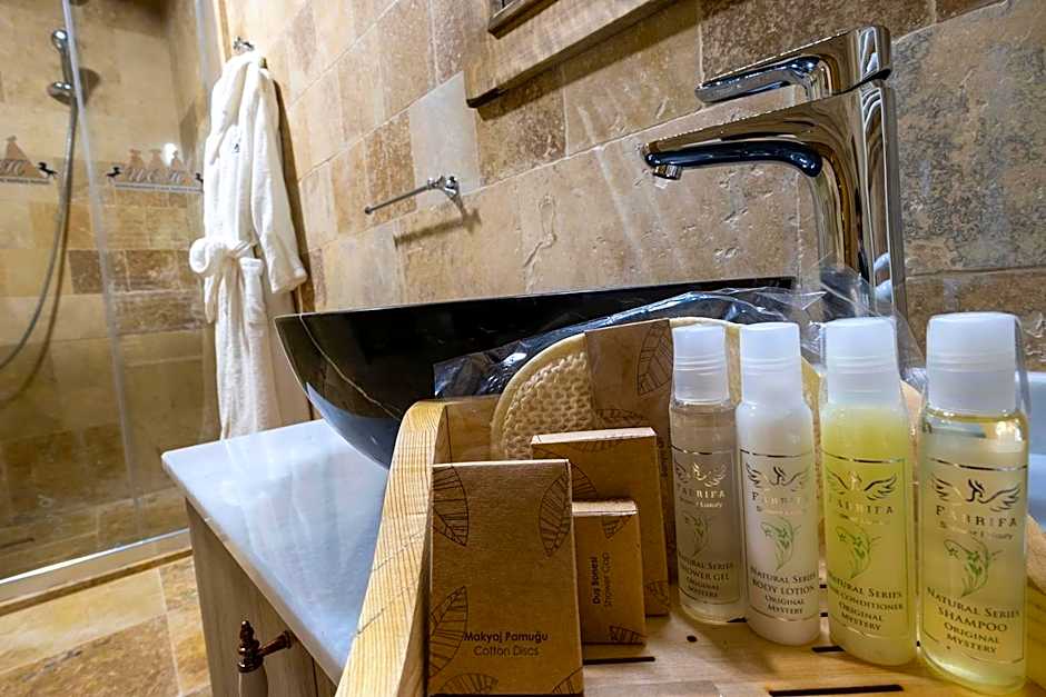 Underground Cave Suites Hotel