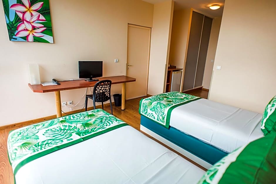 Tahiti Airport Motel