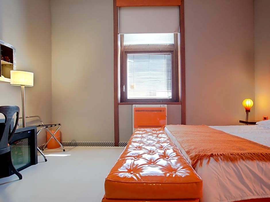 Orange Hotel