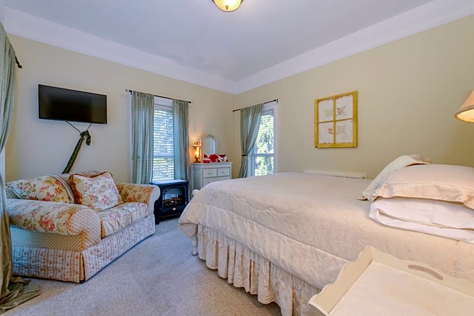 Monroe Manor Inn