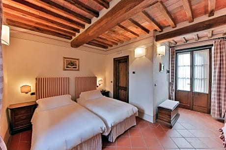 Twin Room with Bath
