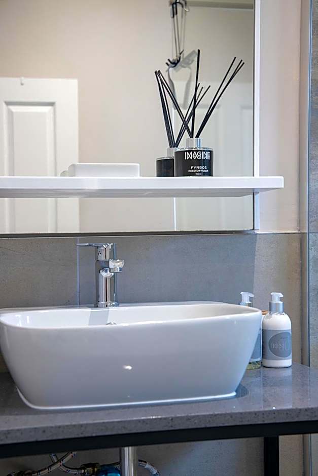 Out of Bounds Self-Catering Lodge