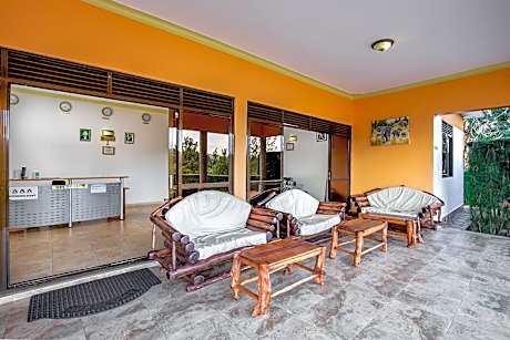 THE CRESTED CRANE BWINDI HOTEL