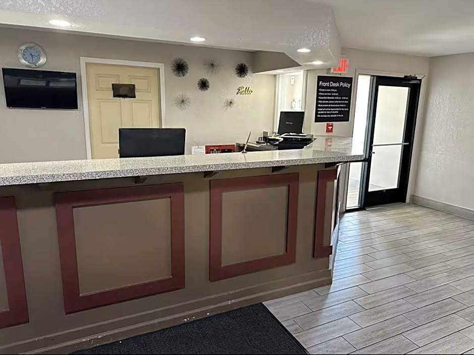 Red Roof Inn & Suites Marysville