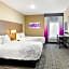 La Quinta Inn & Suites by Wyndham San Antonio Alamo City