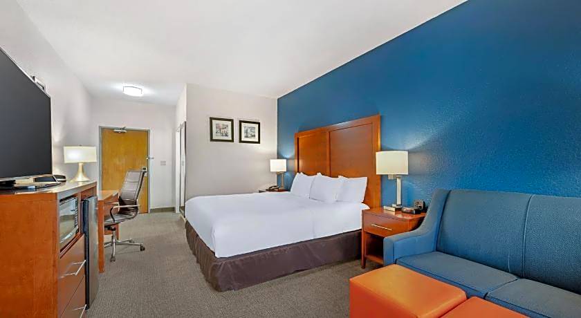 Comfort Inn & Suites North Greenfield