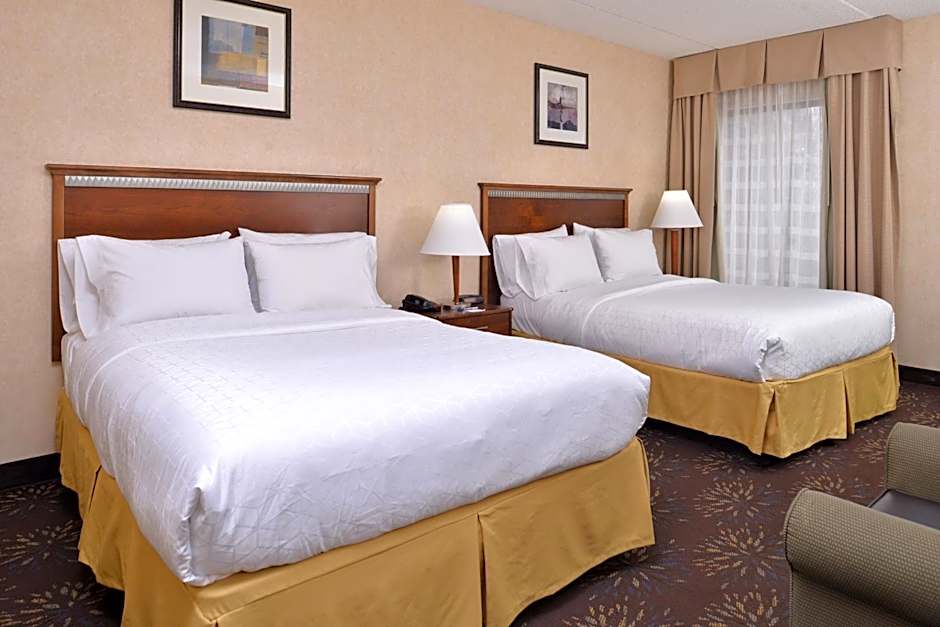Holiday Inn Express Hotel & Suites West Chester By IHG