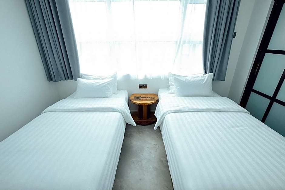 White Loft Hotel
