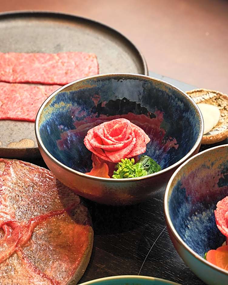 Nazuna Kyoto Tsubaki St.