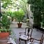 Villa La Dogana B&B di Charme - Historic Villa with a beautiful garden - private parking