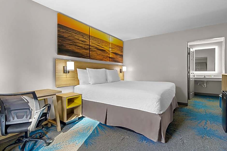 Days Inn by Wyndham Ocean Springs