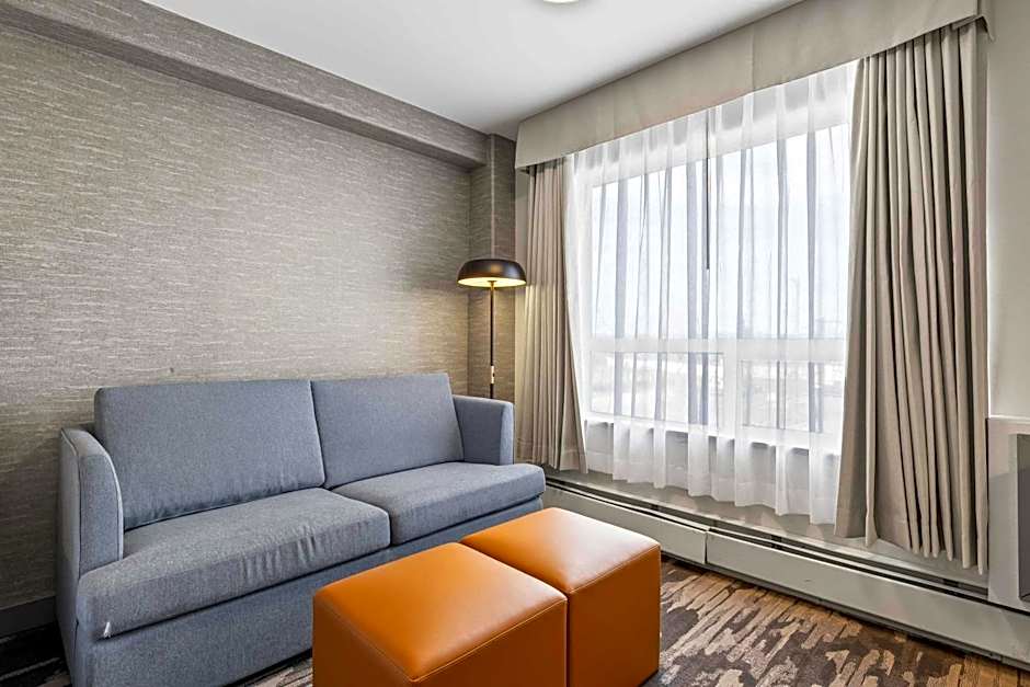 Sandman Hotel & Suites Calgary West