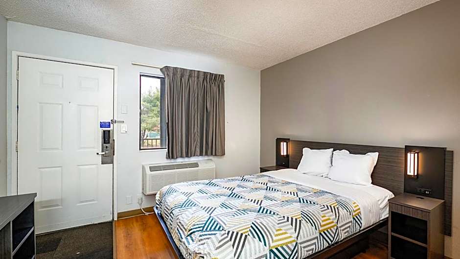 Motel 6-Wethersfield, CT - Hartford