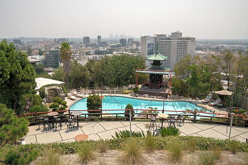 Hollywood Hills Hotel