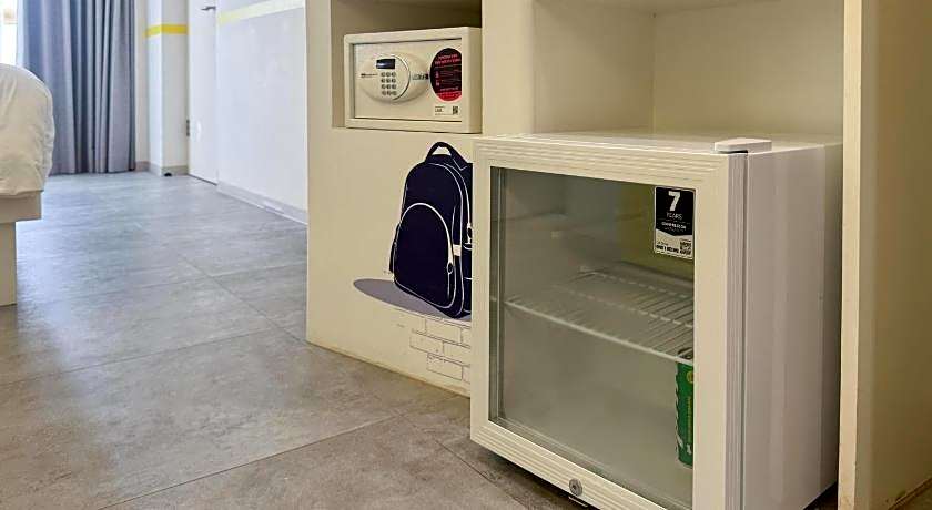 YELLO Kuta Beachwalk Bali