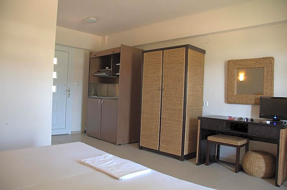 Hotel Sarti Beach