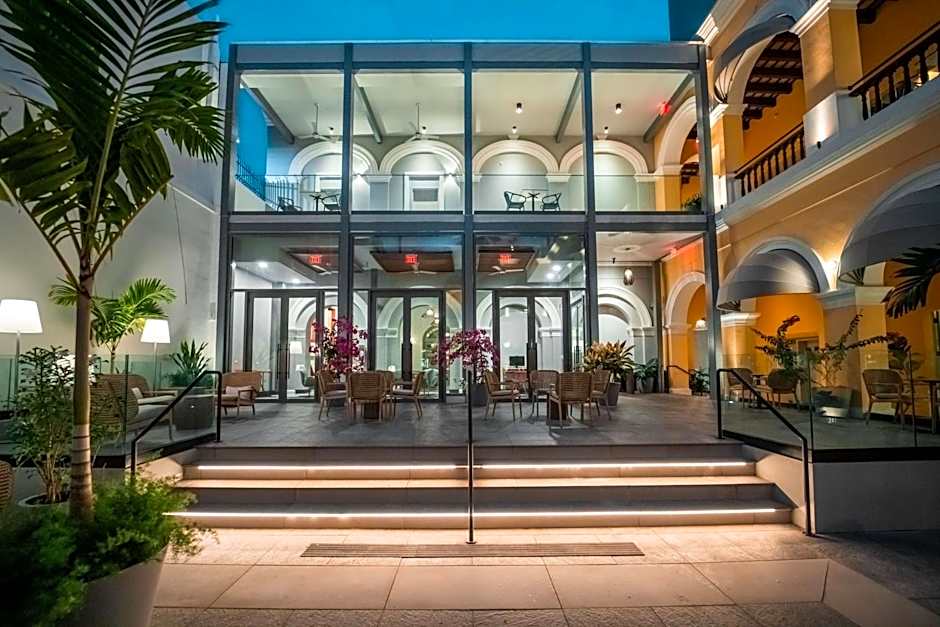 Palacio Provincial San Juan, Curio Collection by Hilton