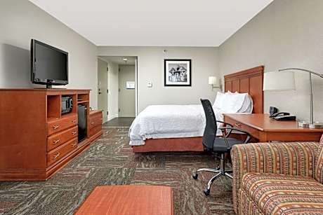 King Room with Sofa Bed and Study - Non-Smoking