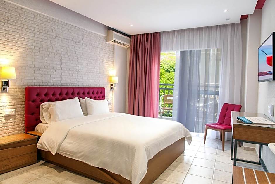 Royal Hotel and Suites