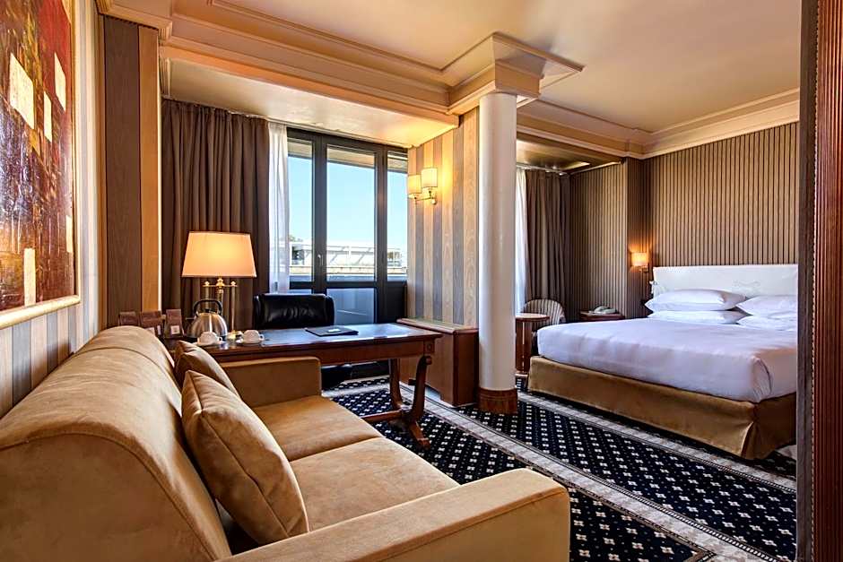 Hotel Capitol