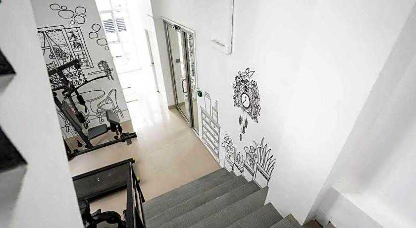 RQ Bangkok Sukhumvit 50 by Collection O