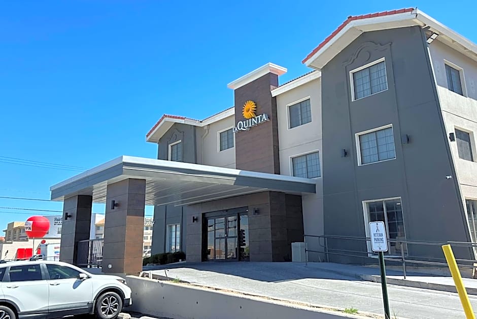La Quinta Inn & Suites by Wyndham Albuquerque Airport