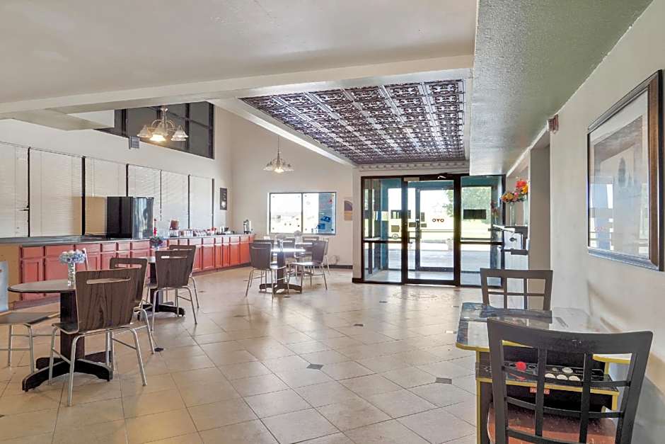 Lonestar Inn & Suites, Erick OK - Hwy 40 BY OYO