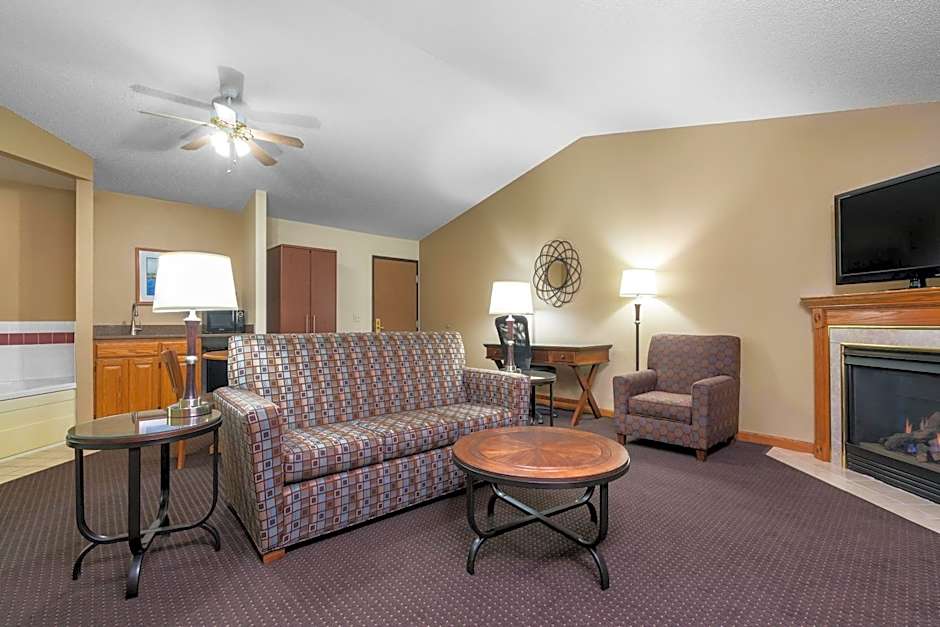 AmericInn by Wyndham Lake City