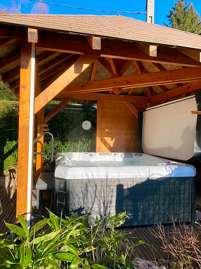 Maison La Devinière - sauna et spa compris accessibles toute l'année