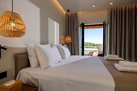 Deluxe Mini Suite with Jacuzzi