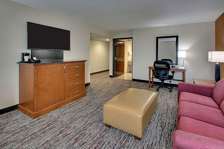 DRURY INN & SUITES EVANSVILLE EAST