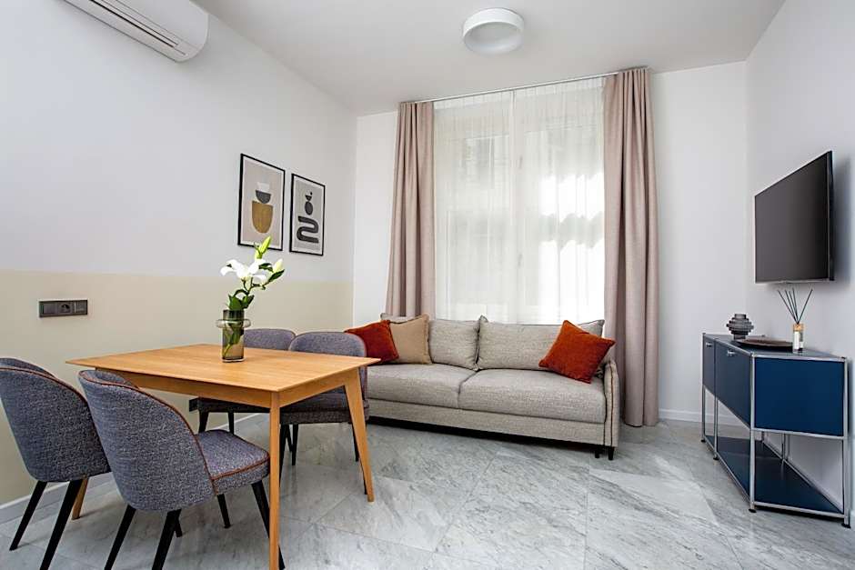 H11 Aparthotel