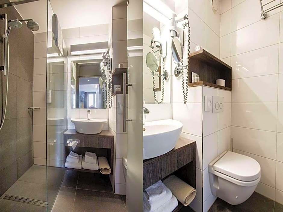 Golden Tulip Hotel Central