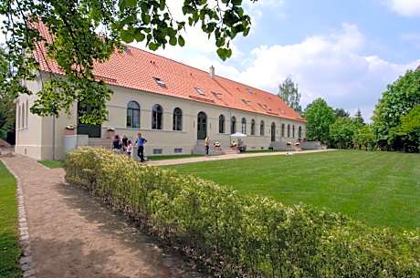 Kavaliershaus Schloß Blücher am Finckenersee