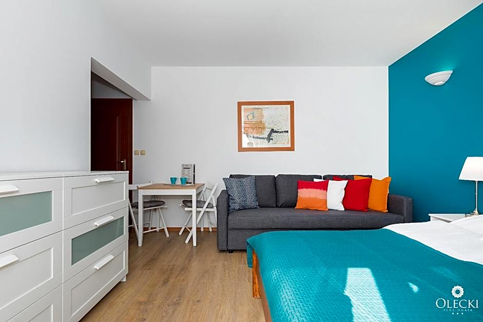 OLECKI Holiday House