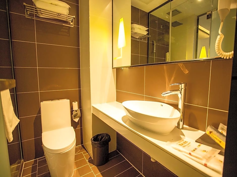 IU Hotel Tianjin Binjiang Walk Street Branch