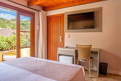 Suite with Garden View